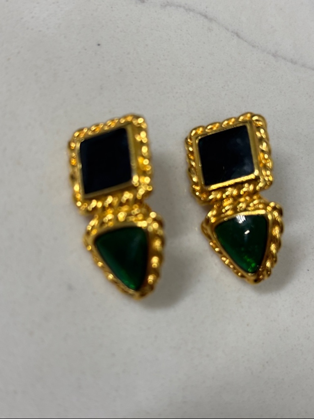 Vintage Gold Tone  Faux Emerald Triangle Onyx Square Clip On Earrings